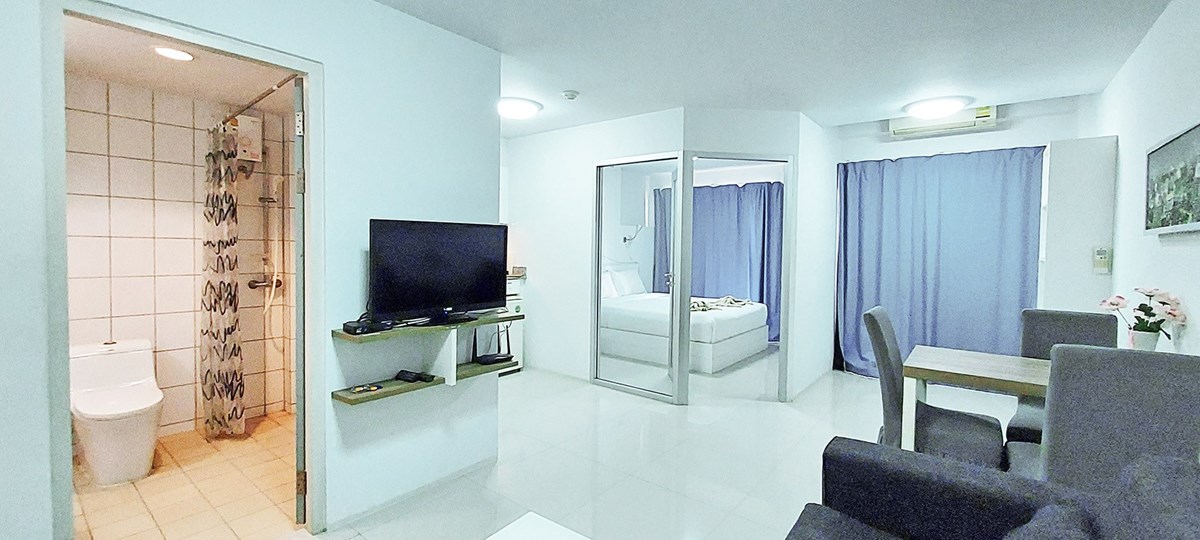 Condo near the beautiful beach and close to the daily service needs, in Mae Phim