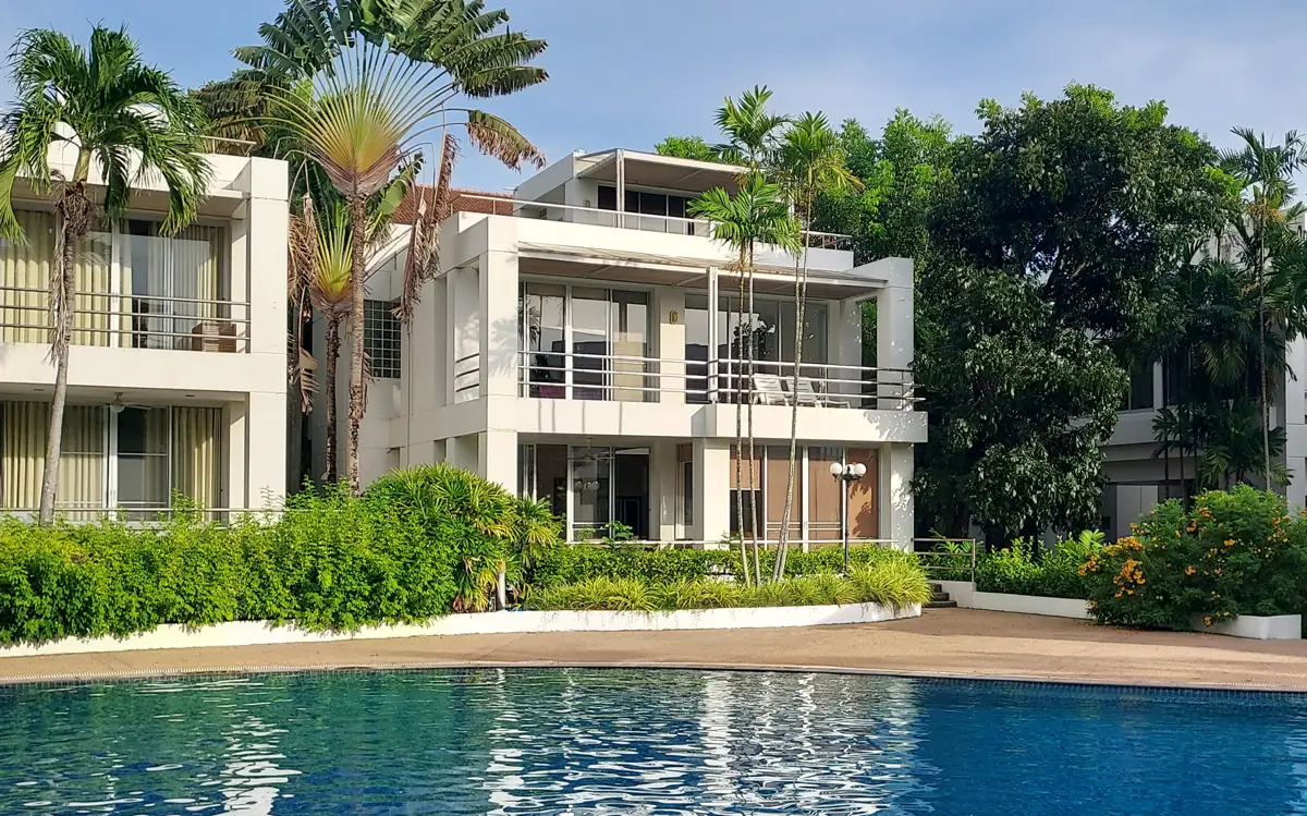 3-storey villa of 364 sqm close to pool and beach in Crystal Beach, Rayong.