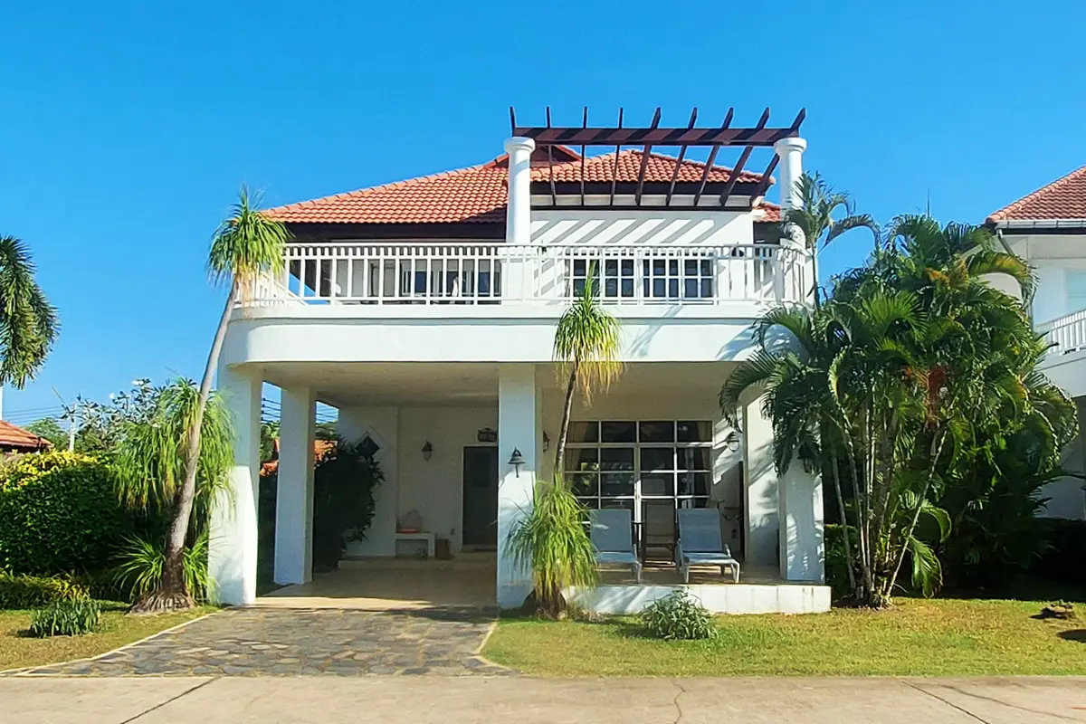 Two-storey villa in Blue Mango within walking distance to Mae Phim Beach.