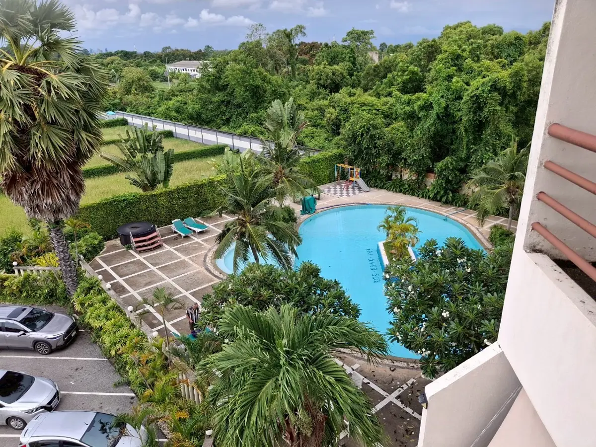 4th floor condo with pool and sea view in Sea Sand Sun, Mae Rampueng Beach