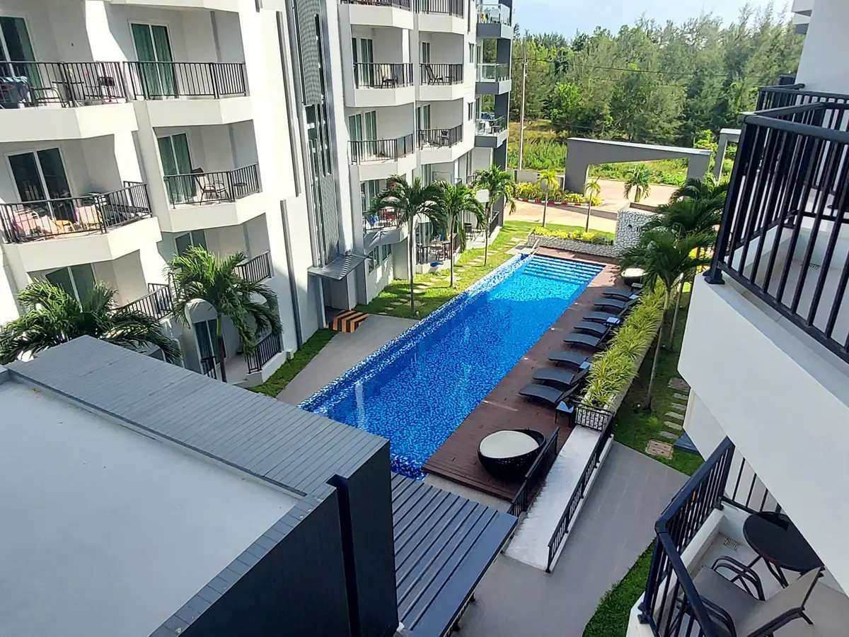 Luxury 1 bedroom condo, at floor 4 or 8, in Mantra Beach Condo 