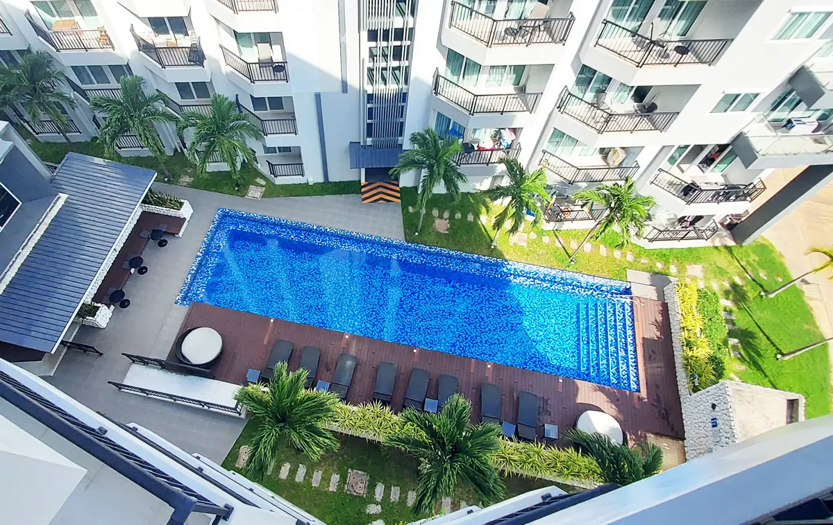 Luxury 1 bedroom condo, at floor 7 or 8, in Mantra Beach Condo 