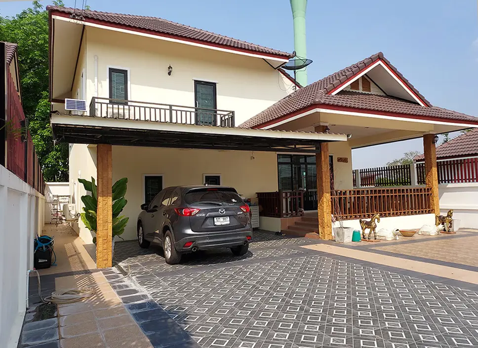 2-storey villa for large family in Nikhom Patthana