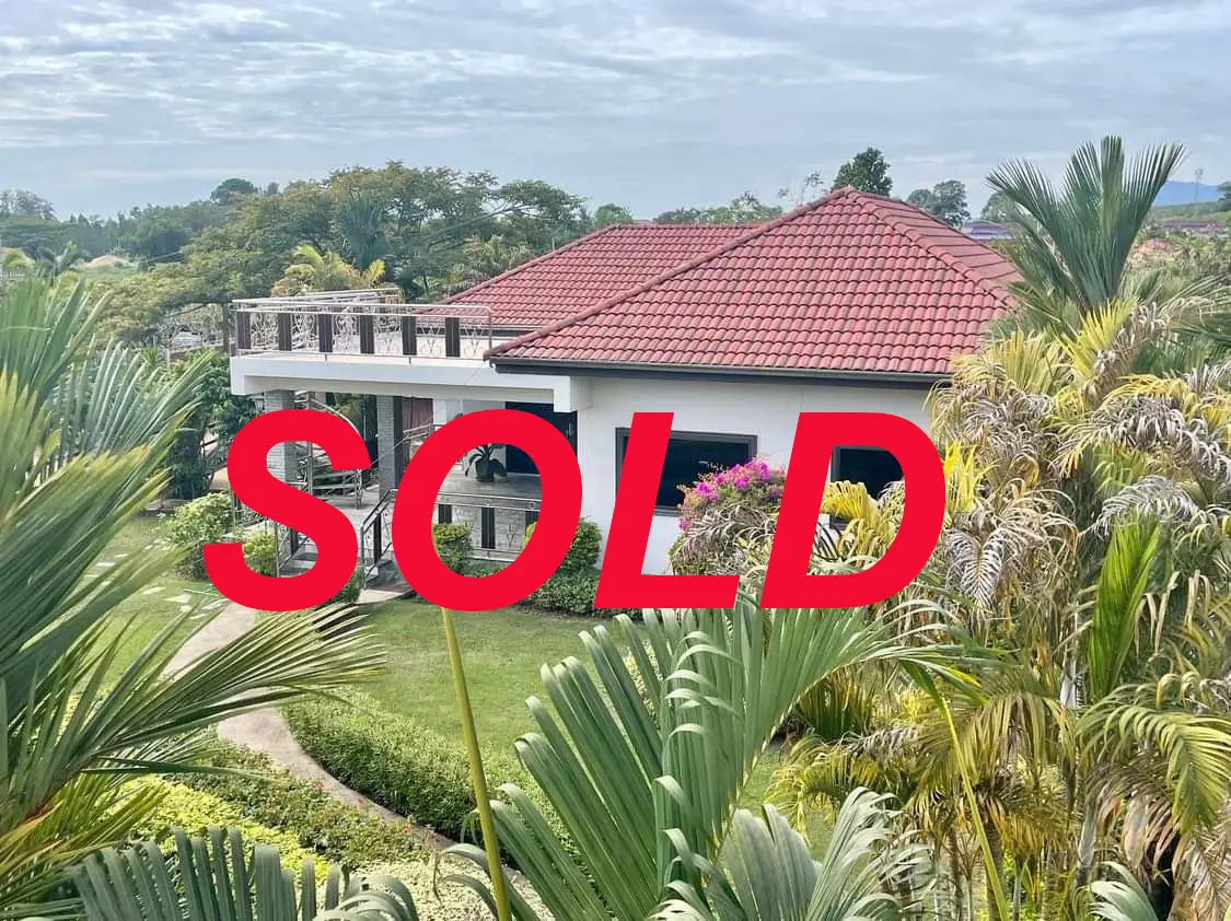 Luxurious villa with swimming pools and roof terrace in Chakphong, Rayong 