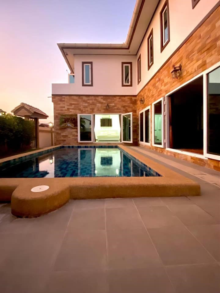 Luxury 2 Storey House with Swimming Pool