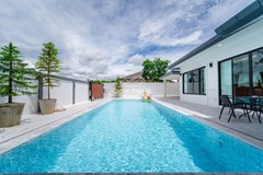 Modern 3-Bedroom Pool Villa with Elegant Interiors – Pattaya