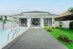 Spacious 3-Bedroom Pool Villa with Large Land on Soi Siam Country Club, Pattaya