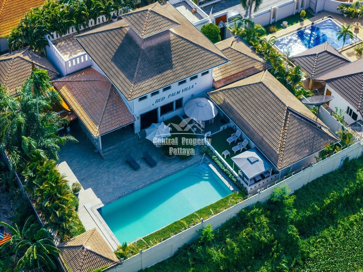 Exquisite secluded Pool villa on Soi siam road