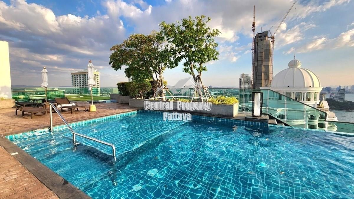 Beachfront, 2 bedroom, 2 bathroom, 93sqm condo for sale in Foreign name in Wongamat Tower, Wongamat.