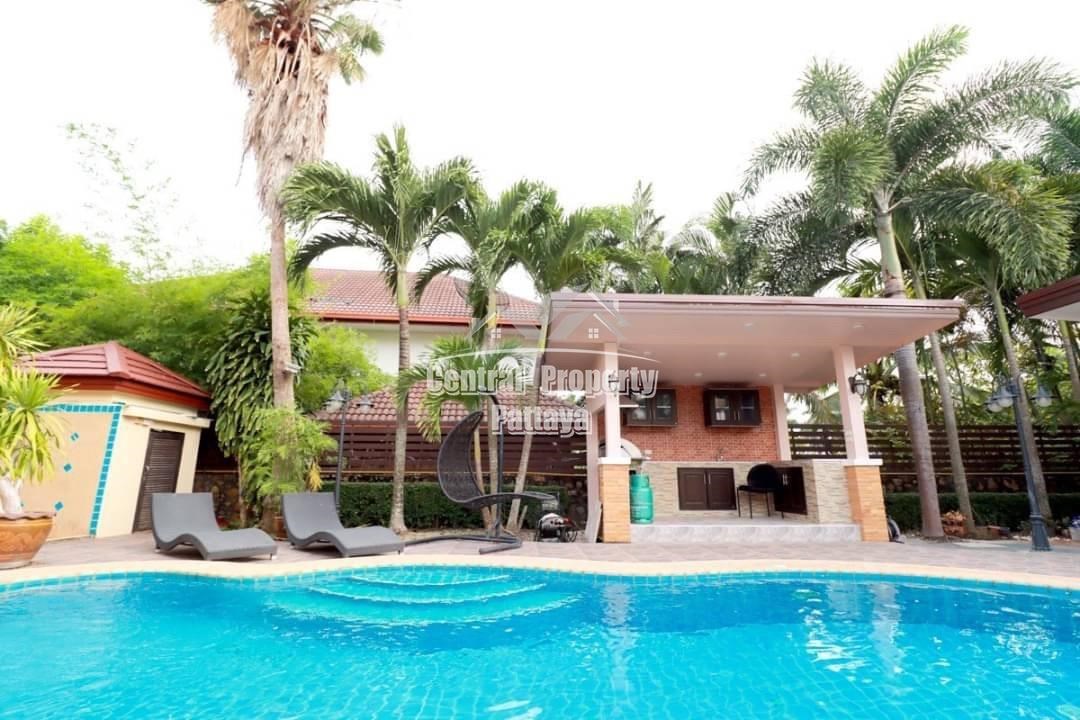 Stunning, 4 bedroom, 4 bathroom, private pool house for sale near Mabprachan lake.