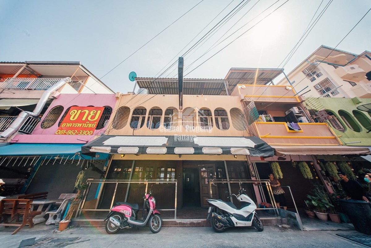  Prime Dual-Plot Commercial Building for Rent in Central Pattaya – High-Traffic Location!