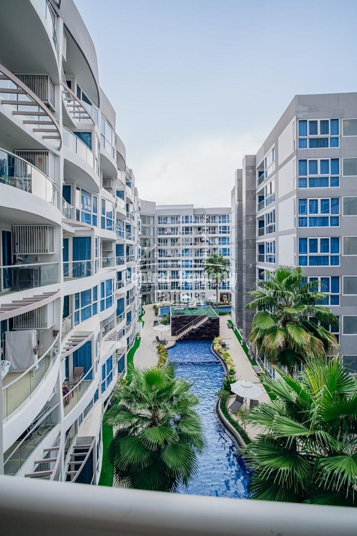 Modern 1-Bedroom Condo with Pool View at Grand Avenue Pattaya – Foreign Ownership