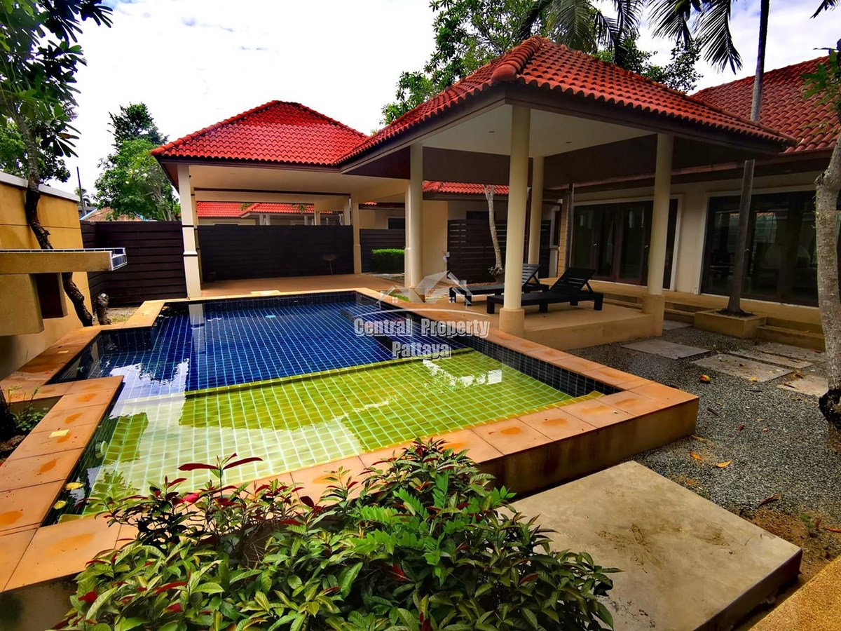 Beautiful 3 bed pool villa at Mabprachan Lake for rent