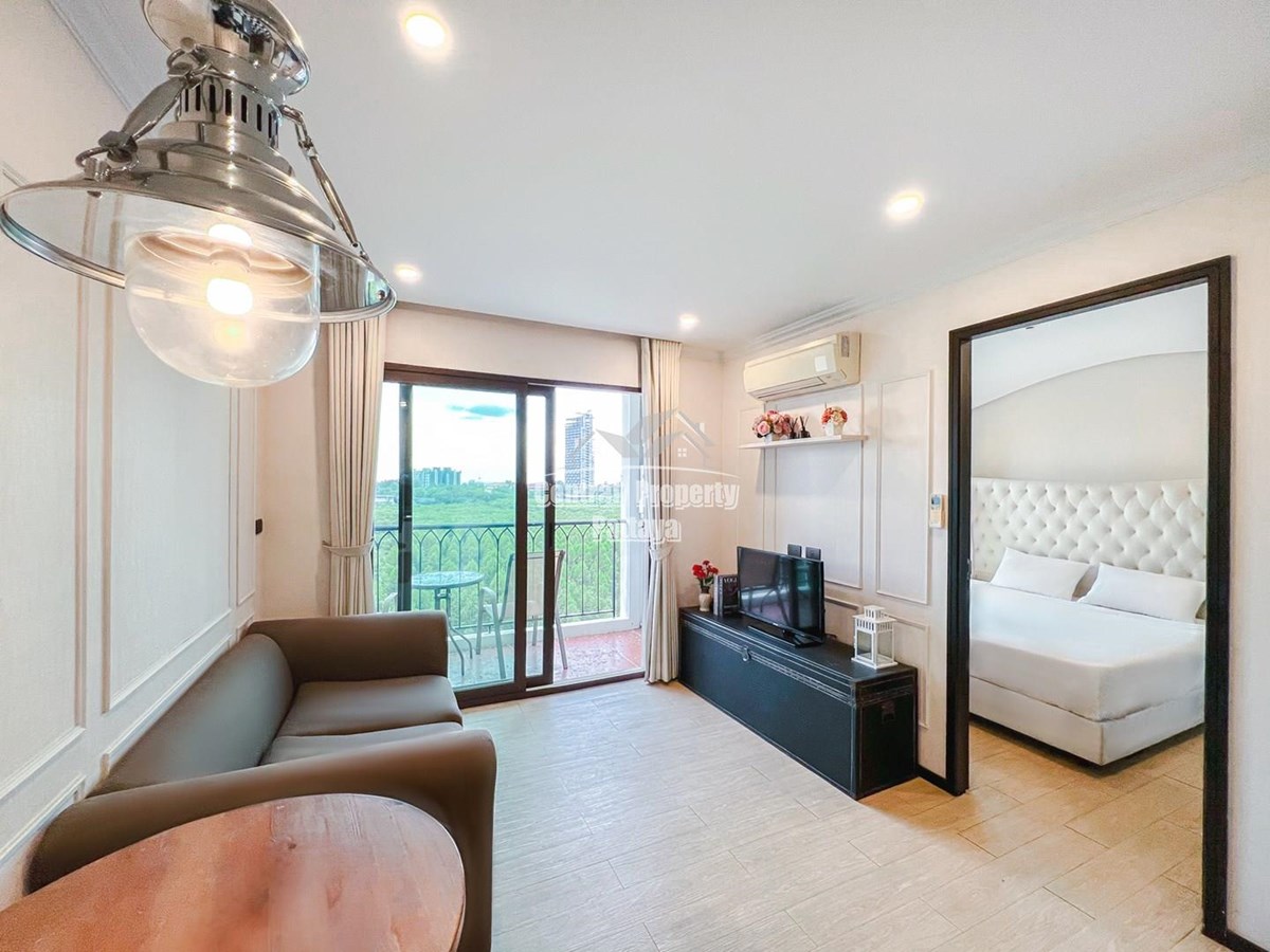 Venetian Signature Condo Resort Pattaya City View, Peaceful & Private Seting
