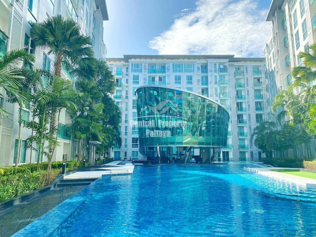A modern  1 bedroom condo for sale in Pattaya city center.