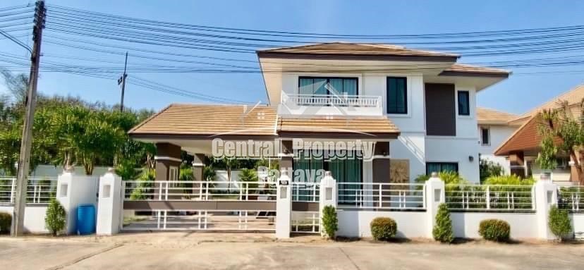 Spacious, 4 bedroom, 4 bathroom, private pool house for sale in East Pattaya.