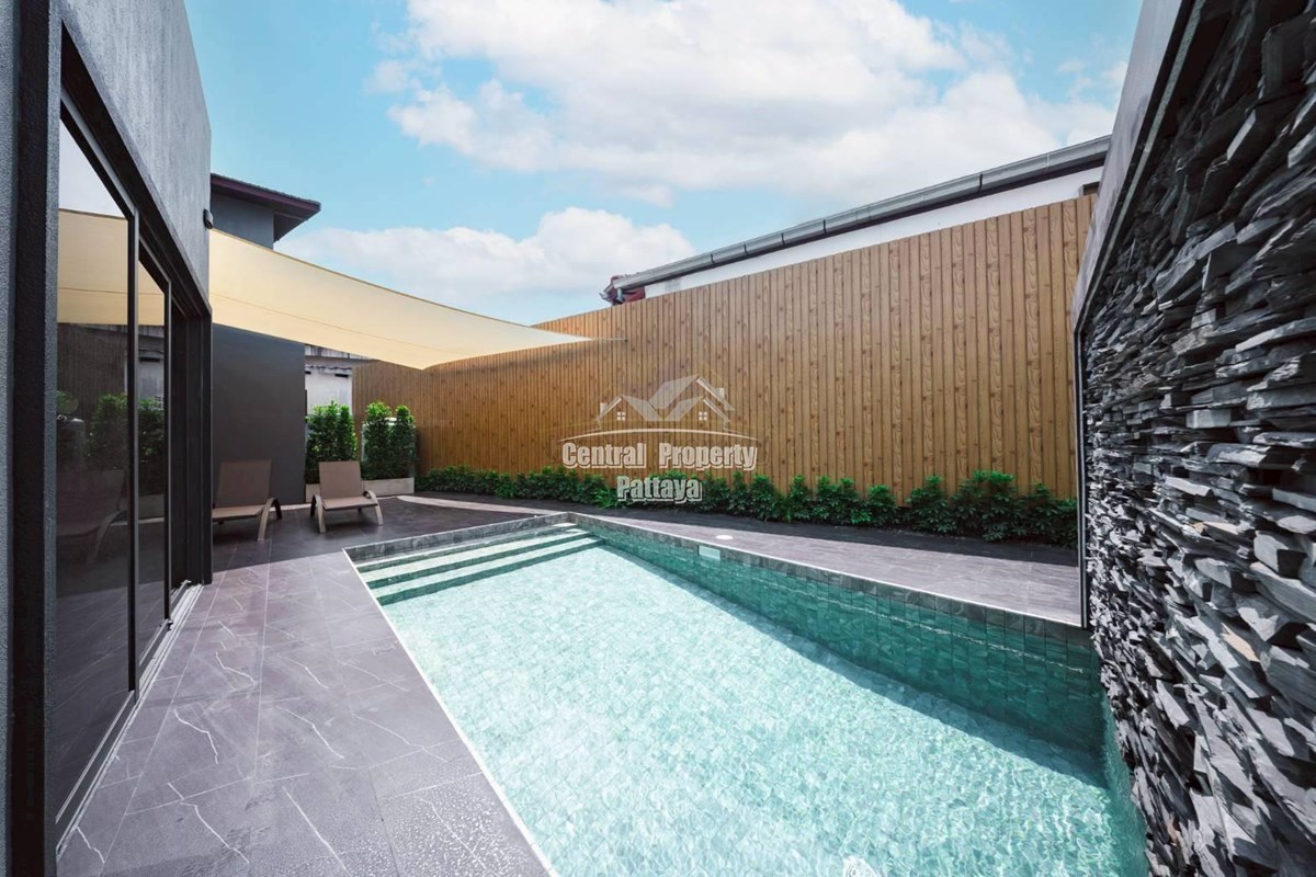 Spacious Modern Pool Villa at M Space – Prime Mabprachan Location