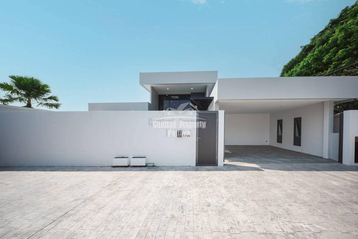 Modern 3-Bed, 4-Bath Pool Villa in Pacific Lake Village, Pattaya
