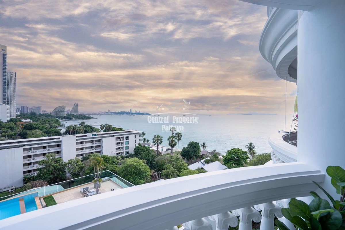 Luxuriöse Designerwohnung mit wunderschönen Meerblick im Beachfront Projek Park Beach Wongamat