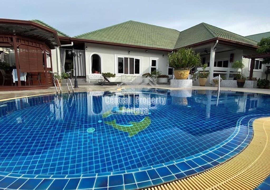 Pool Villa 4 Bedrooms Closed to Mabprachan Lak, East Pattaya for sale.
