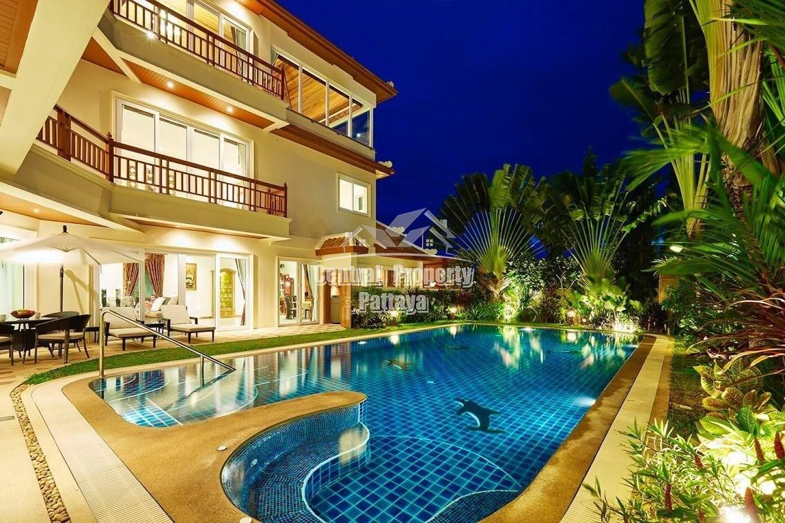 Luxurious 930 sqm, 5 floor pool villa with sea view in Pratumnak 