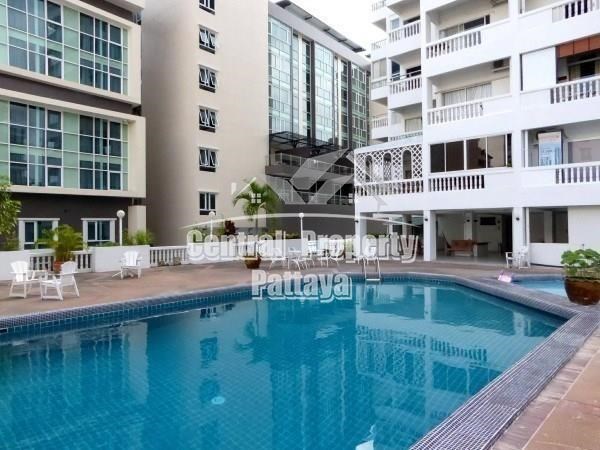 2 bedrooms condominium for sale and rent. A very convenient Central Pattaya location, just 25 meters away from Pattaya beach