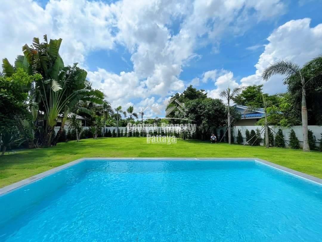 Stunning, 6 bedroom, 5 bathroom, pool villa for sale in Huay Yai.