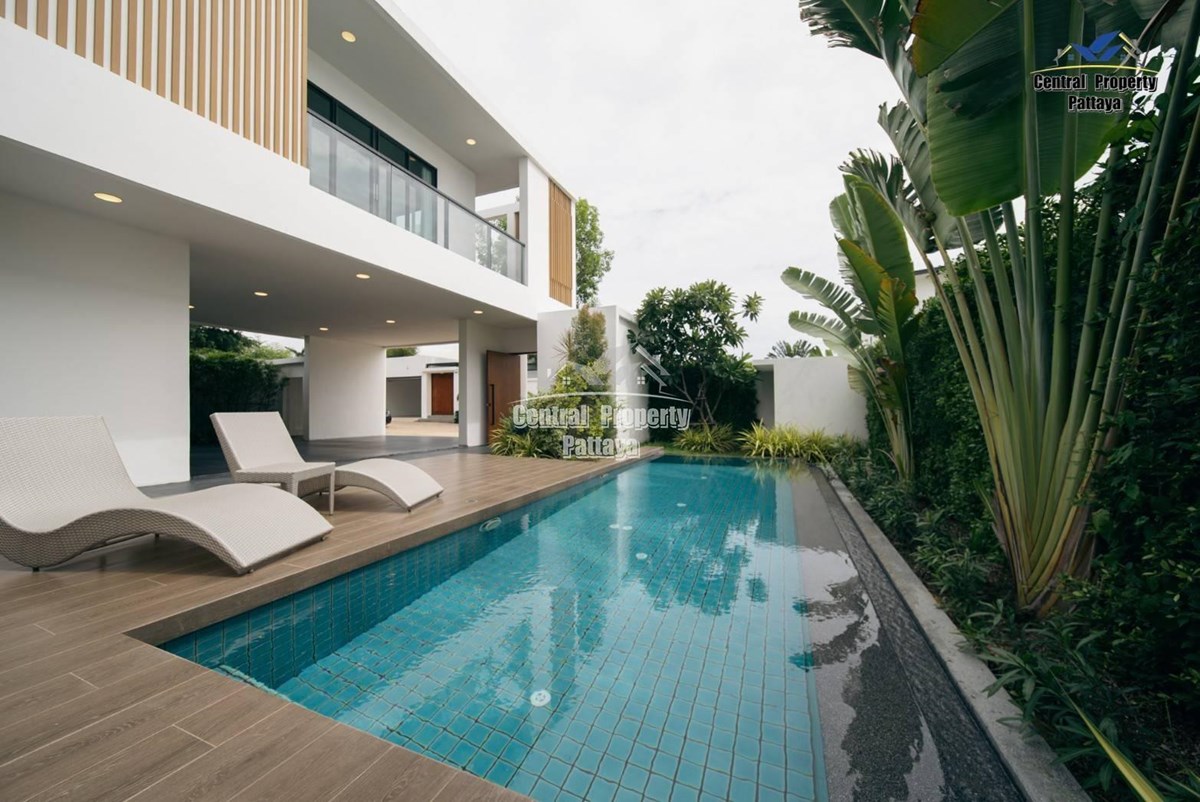 Stunning, 3 bedroom, 4 bathroom, pool villa for sale at Mabprachan Lake, East Pattaya.