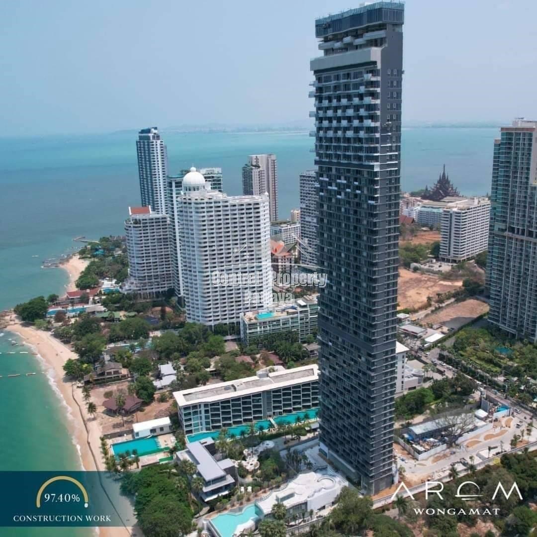 Luxurious 42nd-Floor 1-Bedroom Condo at Arom Wongamat with Stunning Full Sea View