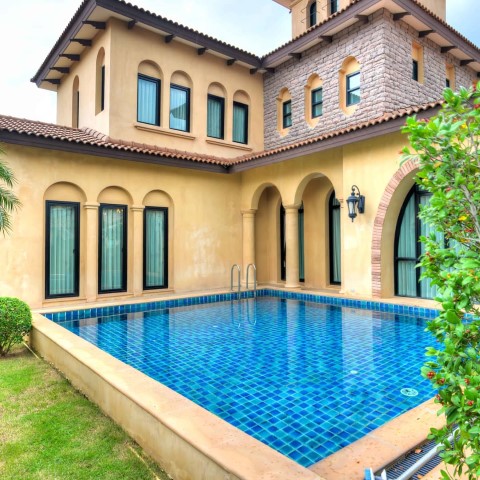 Private pool