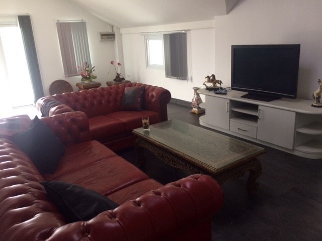 2nd living room