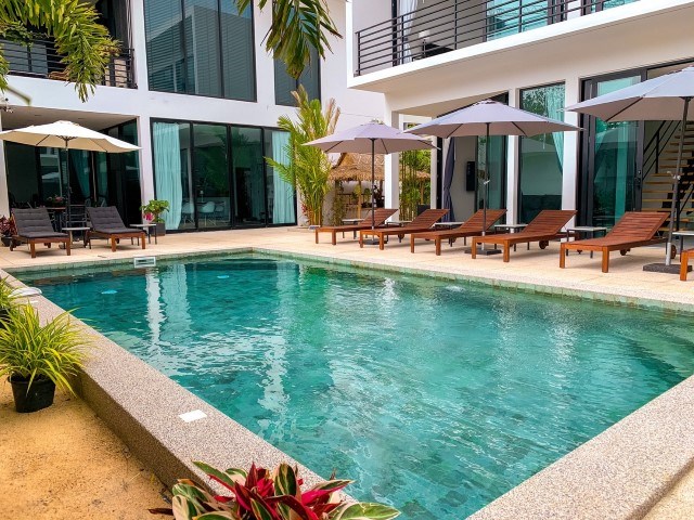 Private pool