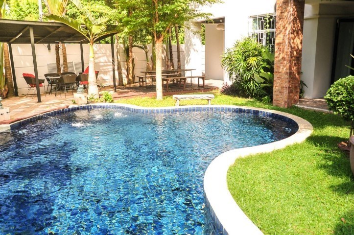 Private pool