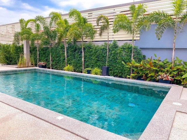 Private pool