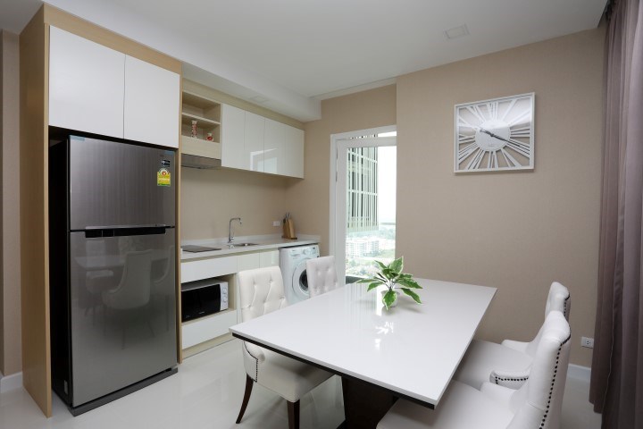 Kitchen&Dining area