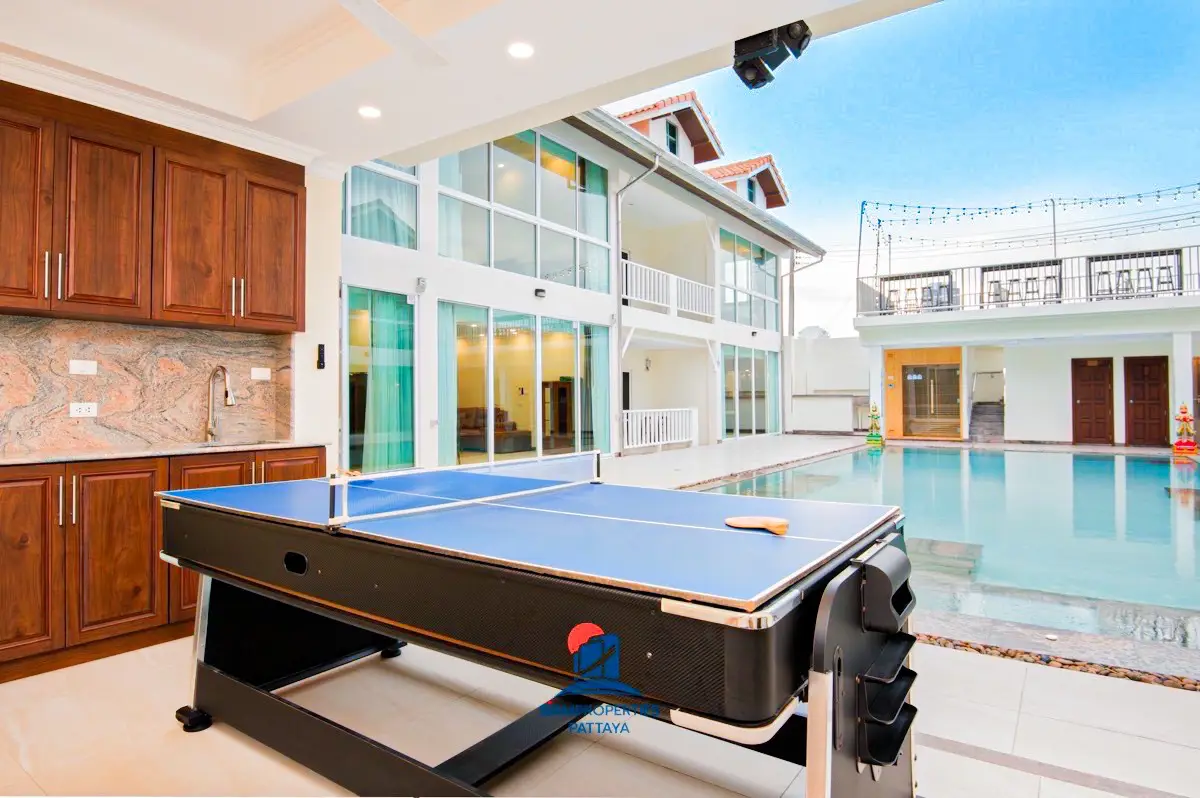 Pool Table & Kitchenette