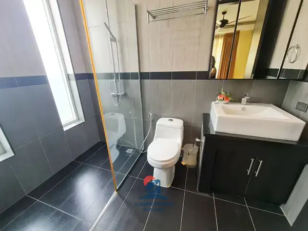 2nd Bathroom