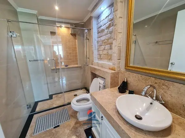 2nd Bathroom