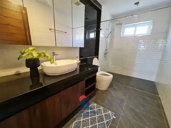 2nd Bathroom