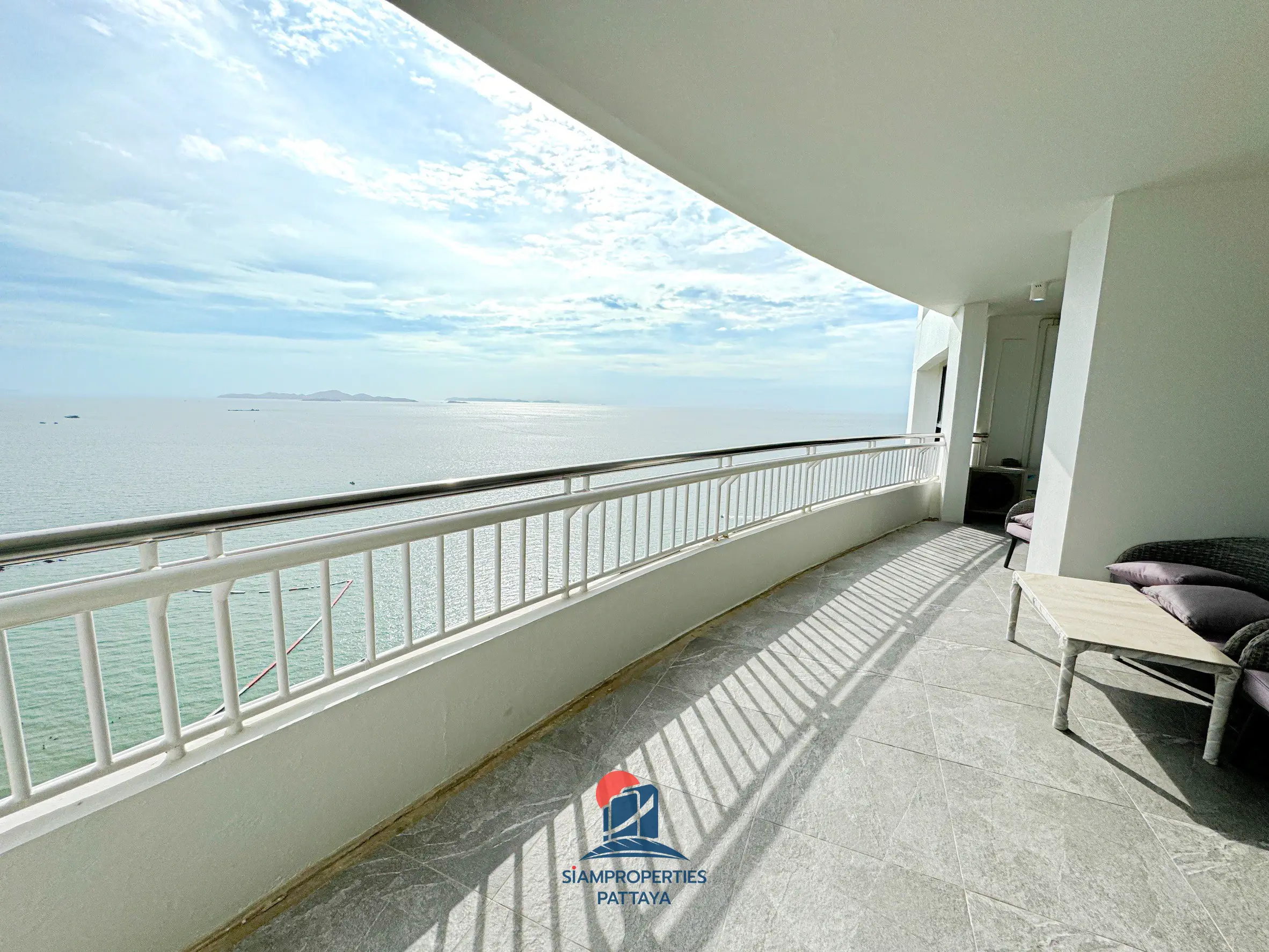 Balcony with sea view