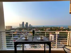 AD Hyatt Condominium