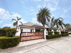 Baan Dusit Pattaya Lake | Corner Pool Villa with Private Garden