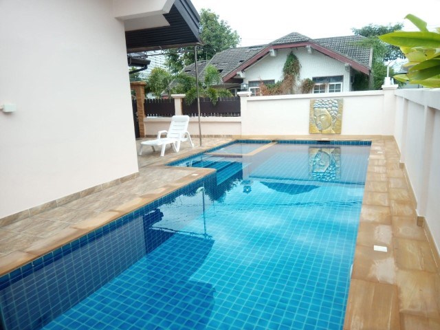 Private pool