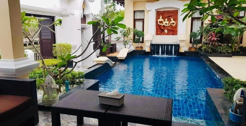 Private pool