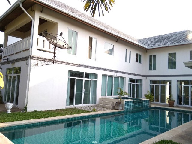 Regents  House with private pool Pattaya for sale