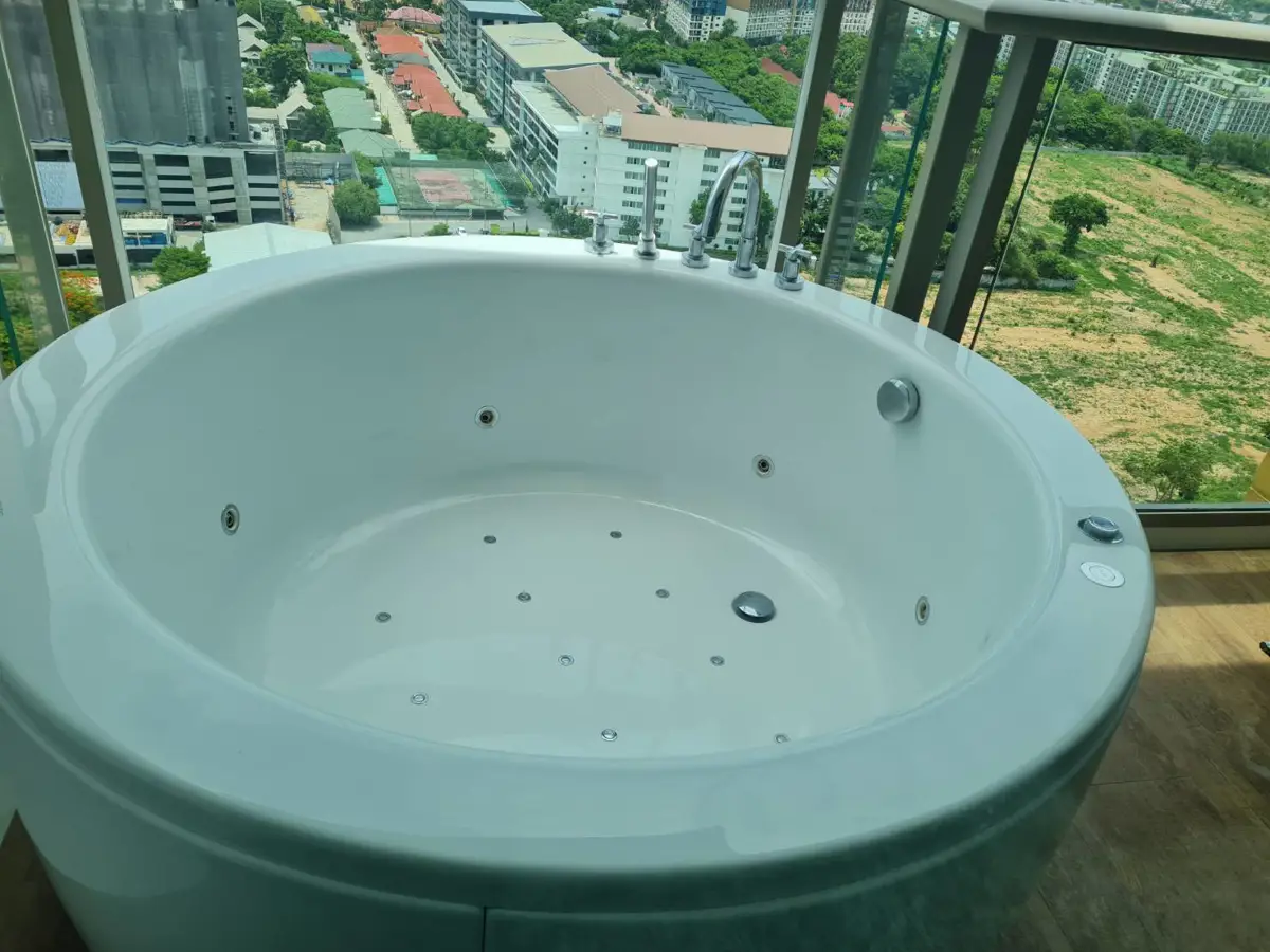 Jacuzzi
