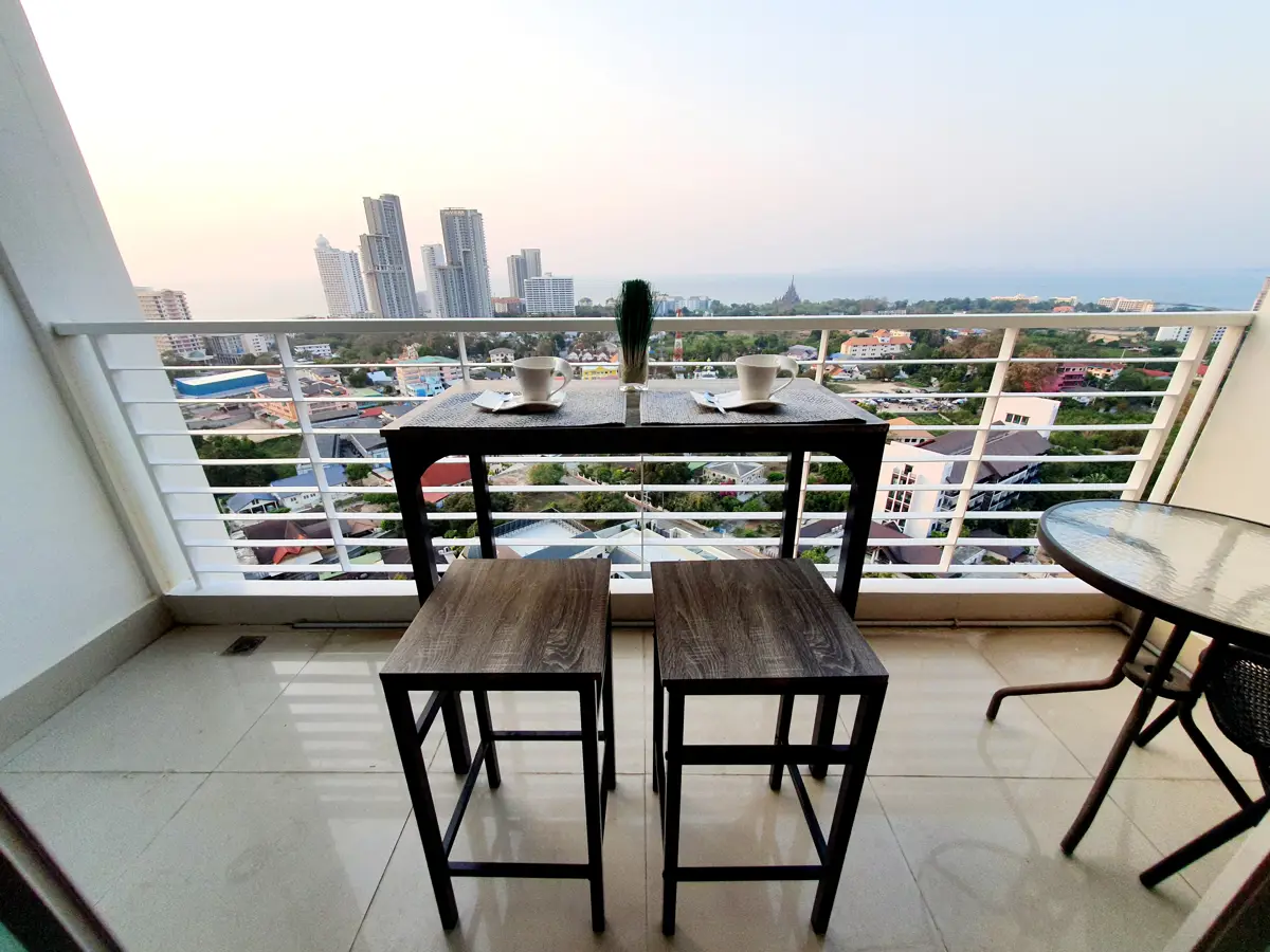 AD Hyatt Condominium