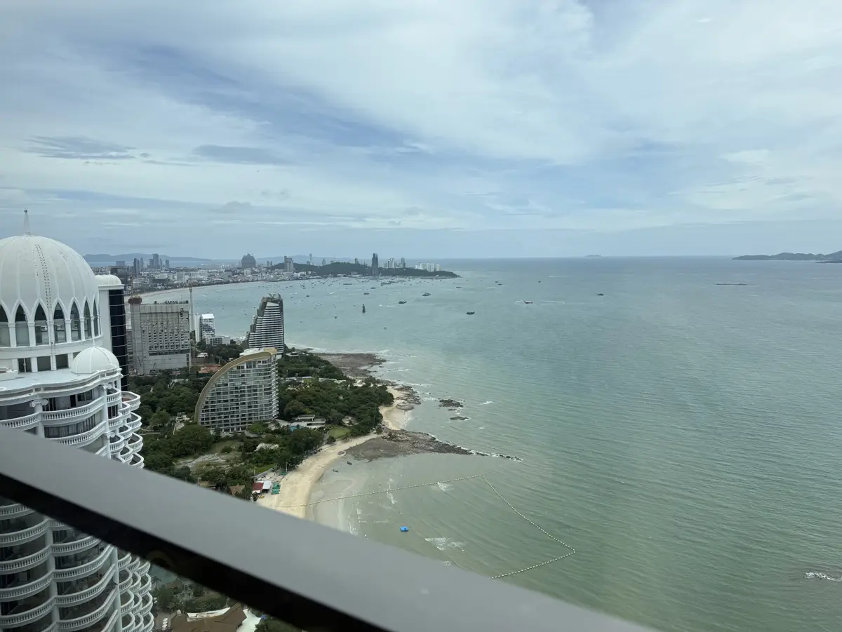 Condo in Wong Amat Beach
