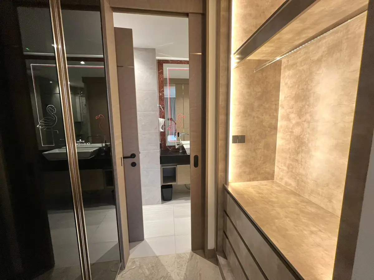 Walk-in closet