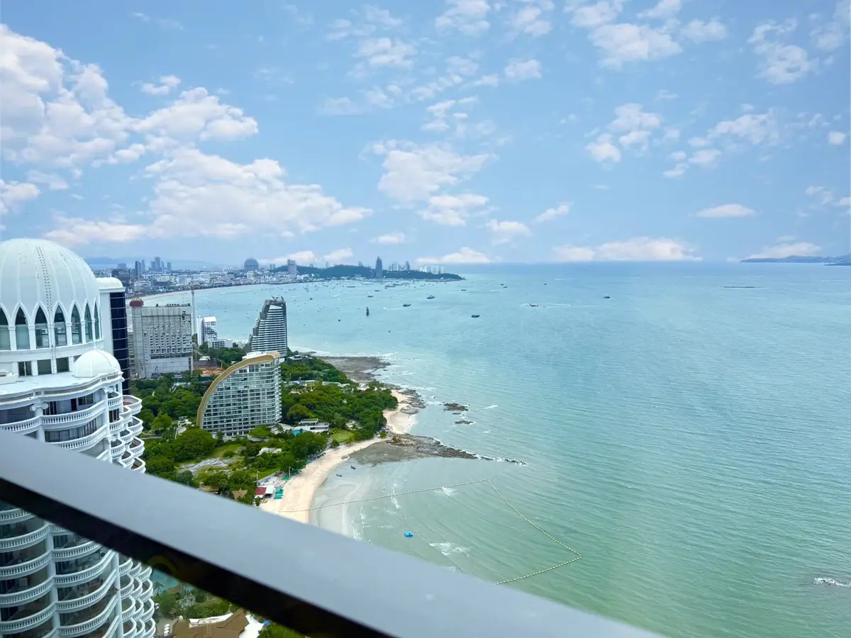 Condo in Wong Amat Beach